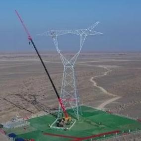 伊犁—博州—乌苏—凤凰Ⅱ回750千伏输电线路工程开始组立铁塔